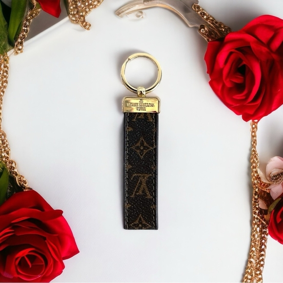 NWOT Fancy Key Chain Brown Leather Gold Tone Ring Key Chain Bag Charm - Picture 1 of 8